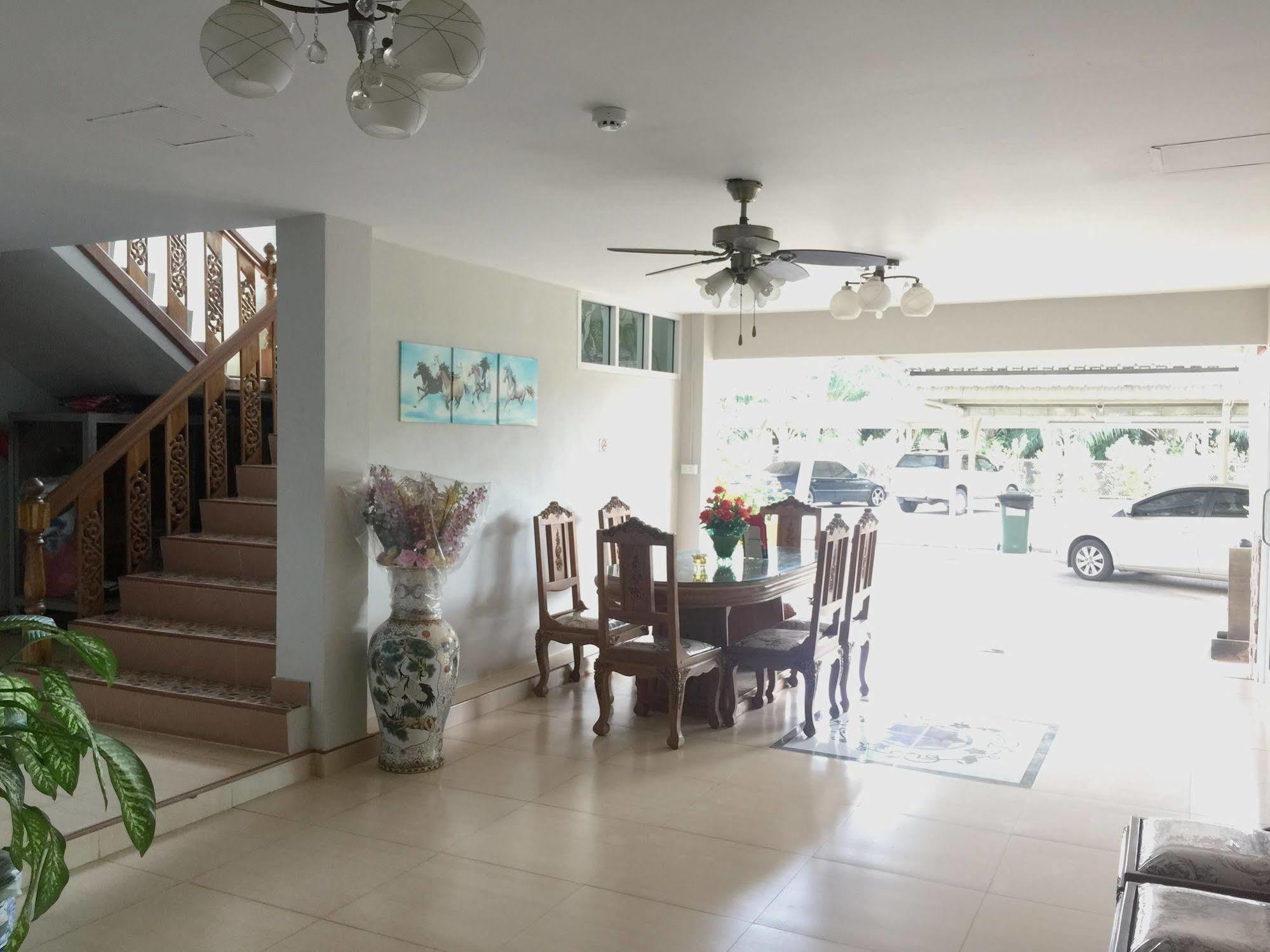 Baan Bangrak Residence Trang Exteriér fotografie